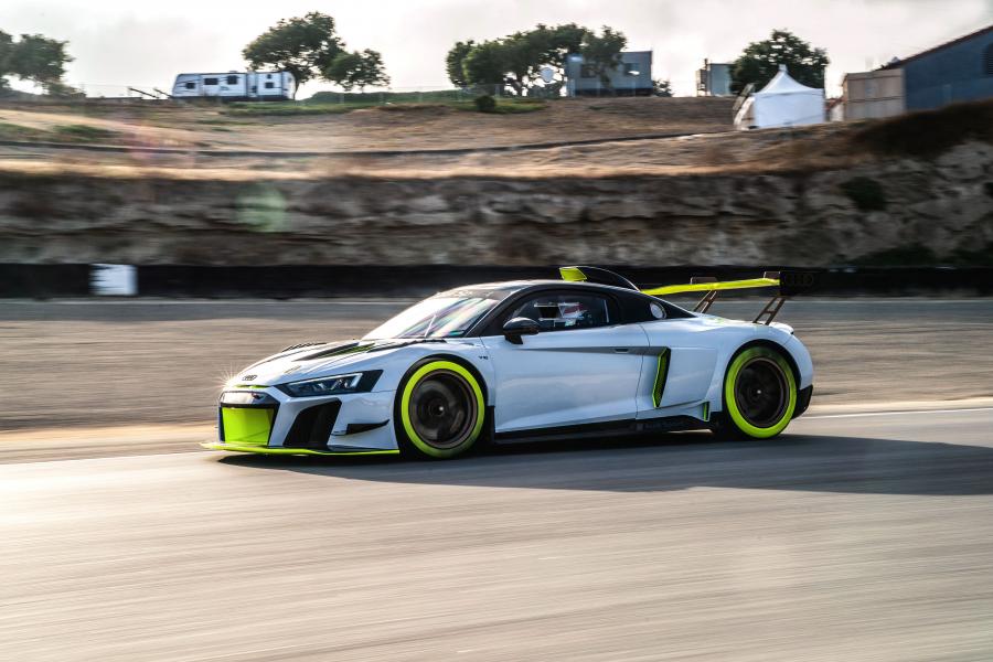  Audi R8 LMS GT2 2019 года  (фото 27 из 40)